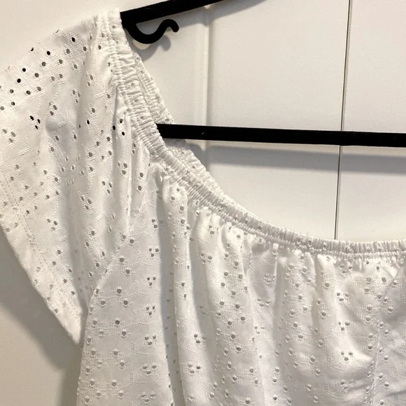 Off The Shoulder Perforated Blouse - Picture 6 of 6